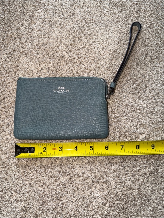 Coach Handbags - Coach Crossgrain Corner Zip Wristlet